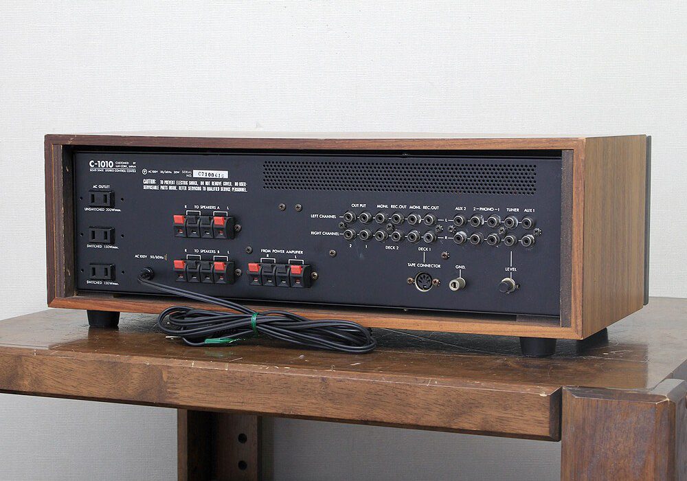 LUXMAN C-1010 功率放大器