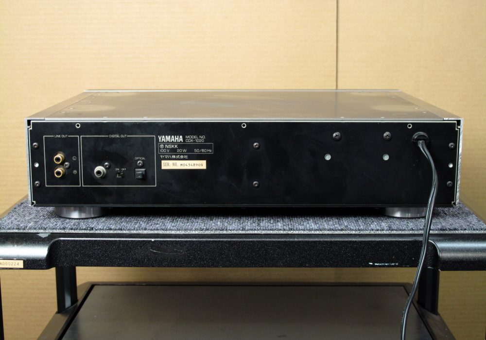 YAMAHA CDX-1020 CD播放机