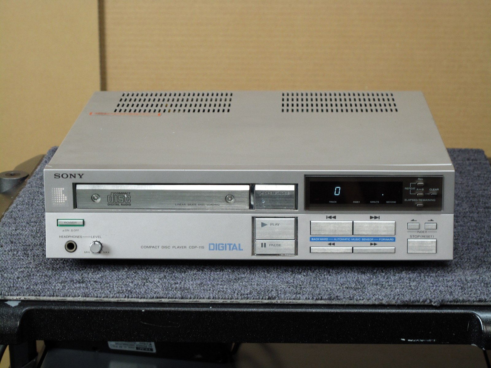 SONY CDP 11S CD Lark Club