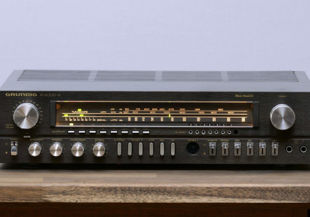 Grundig R-2000-2 立体声 收扩机