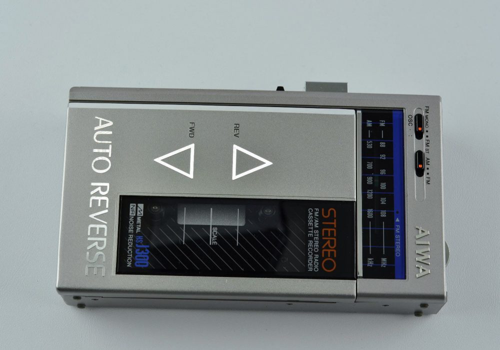 AIWA HS-J300 磁带随身听