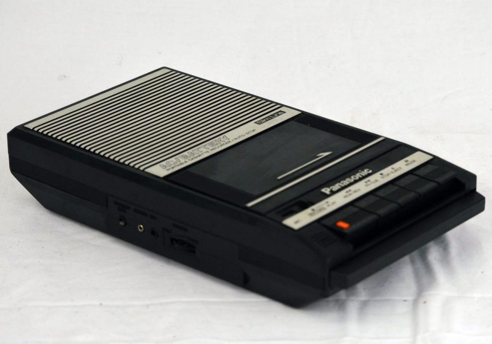 PANASONIC RQ-2104 Slim Line 磁带录音机.