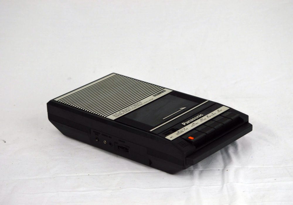 PANASONIC RQ-2104 Slim Line 磁带录音机.