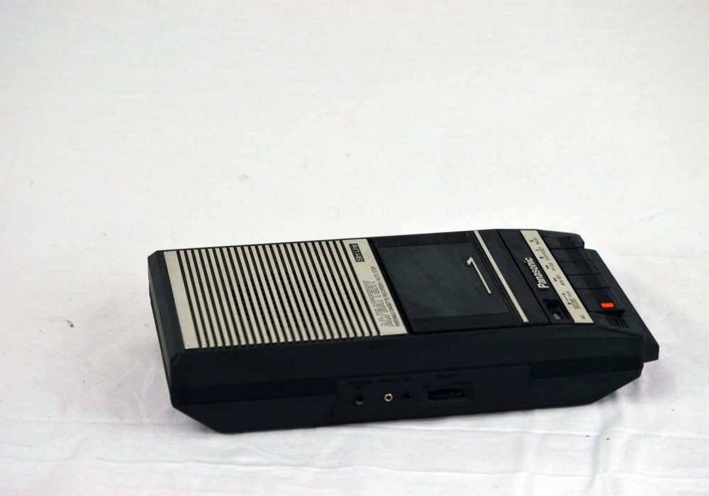 PANASONIC RQ-2104 Slim Line 磁带录音机.