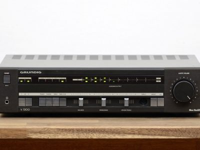 Grundig V7200 功率放大器