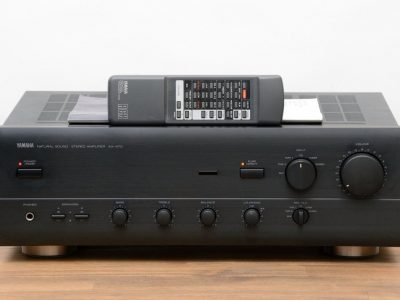 雅马哈 YAMAHA AX-470 Vollverstärker / Verstärker / Amplifier mit FB + BDA in schwarz