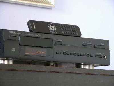 YAMAHA CDX-580 CD播放机