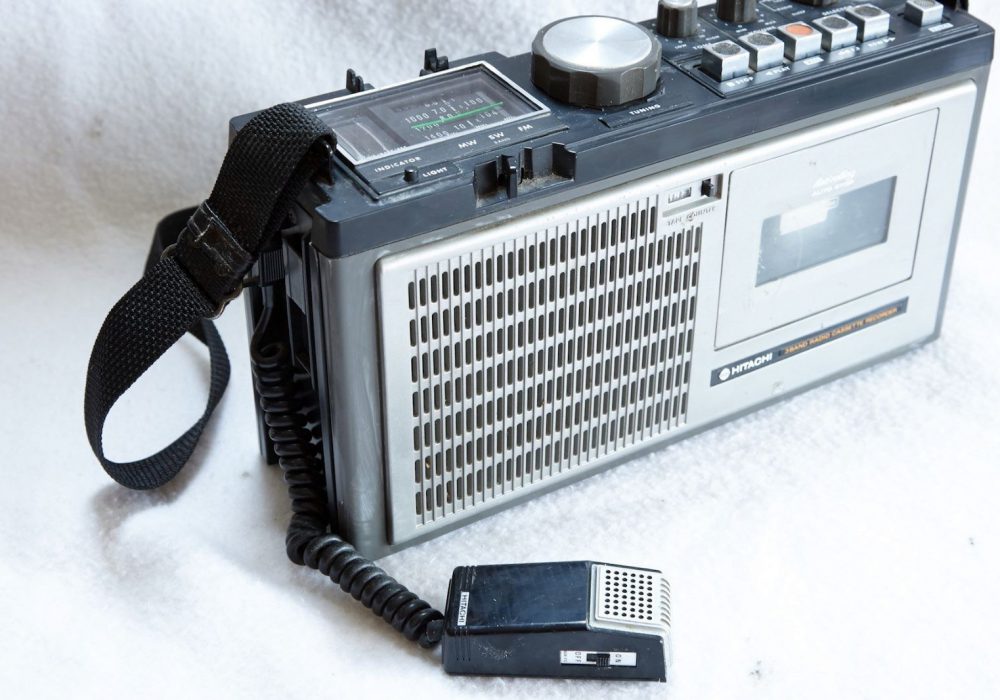 HITACHI TRK-1500E FM/SW/LW 小型收录机