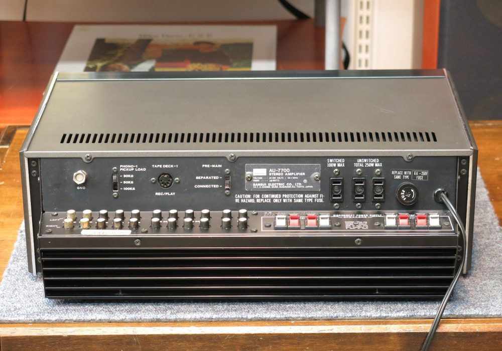 SANSUI AU-7700 功率放大器