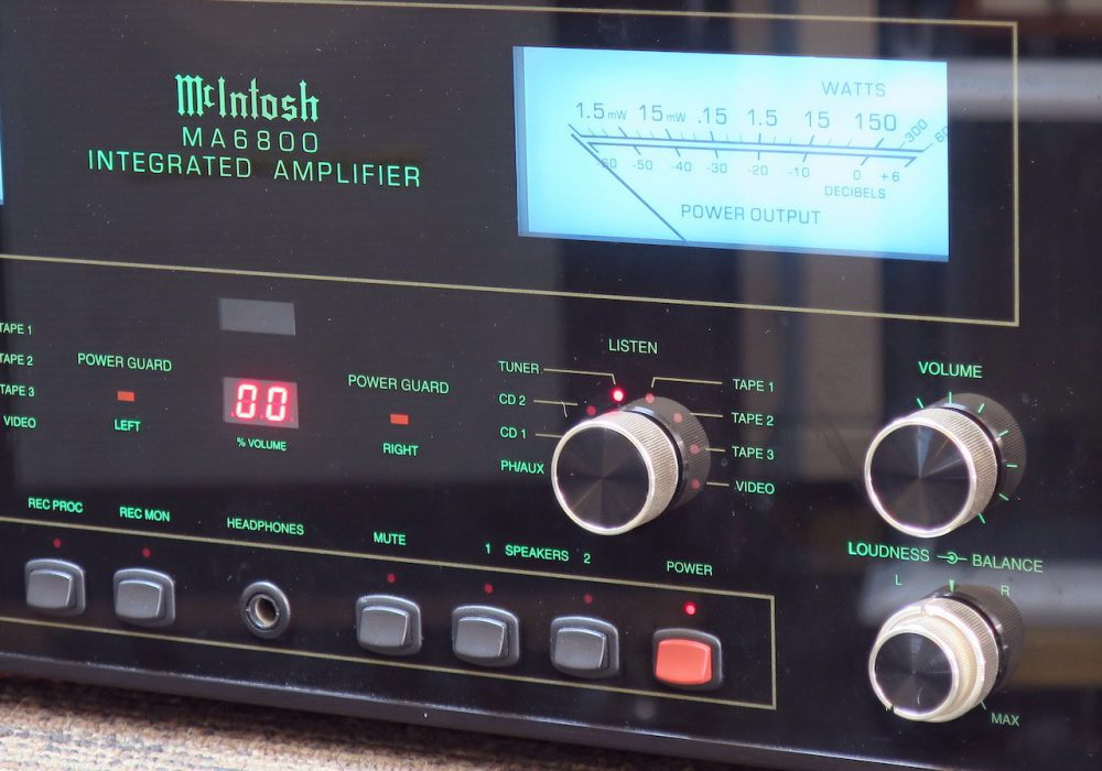 MA6800 McIntosh マッキントッシュ プリメインアンプ（トランジスター）