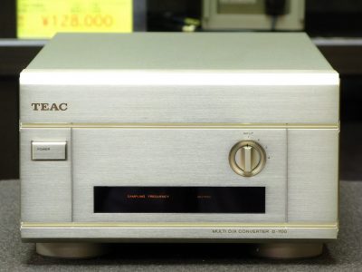 TEAC D-700 D/A 解码器