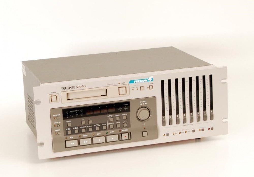 Tascam DA-88 DAT台机