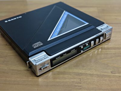 수집품 – SANYO CPL12 CD PLAYER & BATTERY PACK