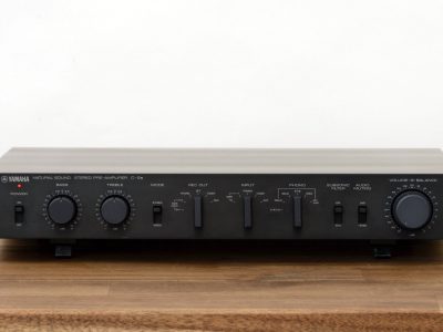 雅马哈 YAMAHA C-2a High-End Vorverstärker / Pre-Amplifier in schwarz