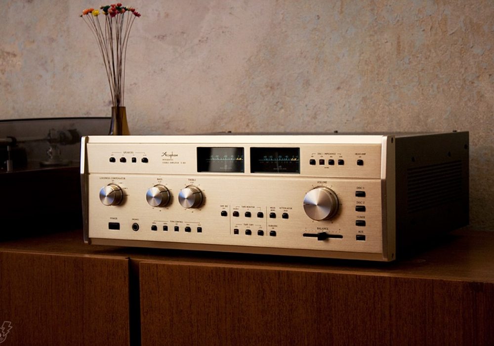 ACCUPHASE E-303 收扩机 (1978)