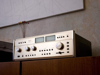 ACCUPHASE E-303 收扩机 (1978)