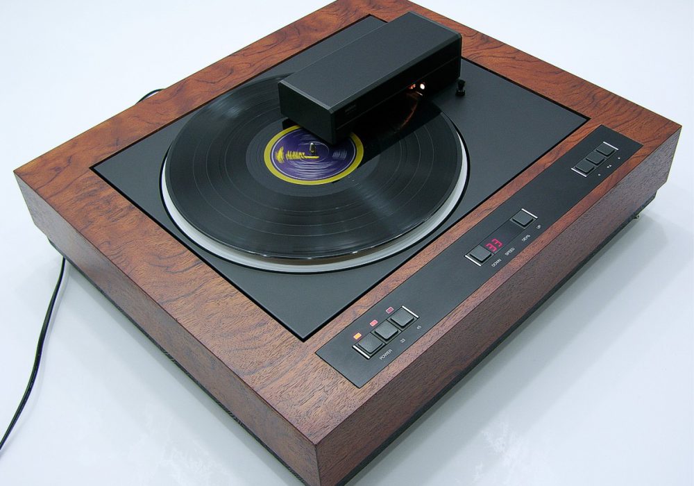 wood design based on ReVox B791 黑胶唱机