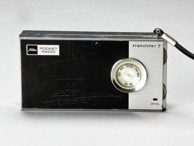 東芝 AMトランジスターラジオ POCKET RADIO trnsistor7 実用品　MODEL 7P-71