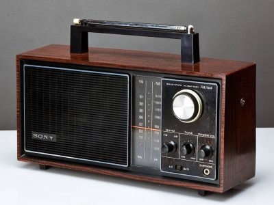 索尼 SONY TFM-9200 FM/AM 收音机