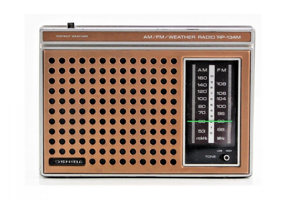 Toshiba RP-134M FM/AM 便携式收音机