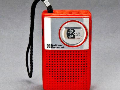 National Panasonic Model R-1016 迷你收音机