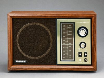 National RE-796 AM/FM 收音机