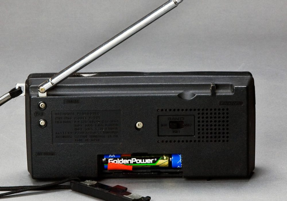 National Panasonic MODEL R-201 收音机