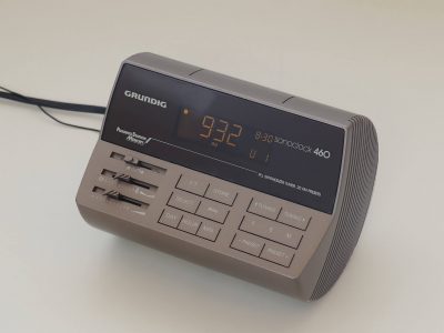 Grundig SONOCLOCK 460 钟控收音机