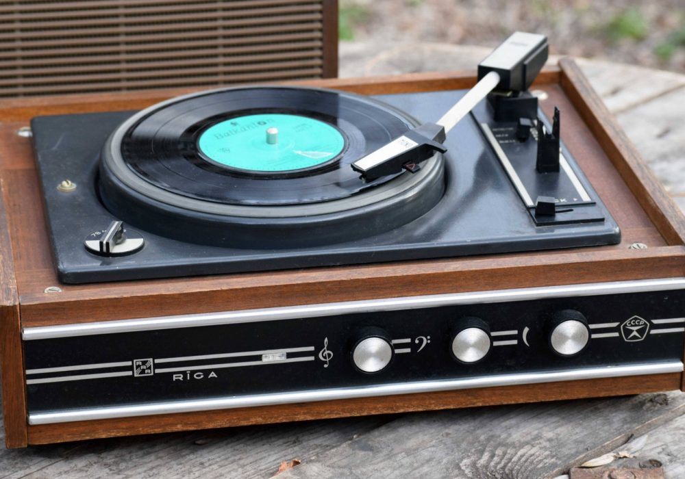 Vinyl record player Turntable