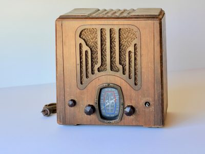 Crosley Tombstone Radio 古董收音机