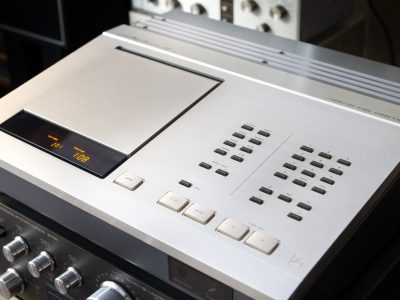LUXMAN D-500X\'s CD播放机