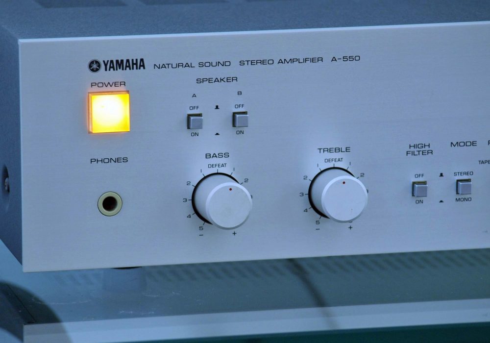 雅马哈 YAMAHA A-550 功率放大器