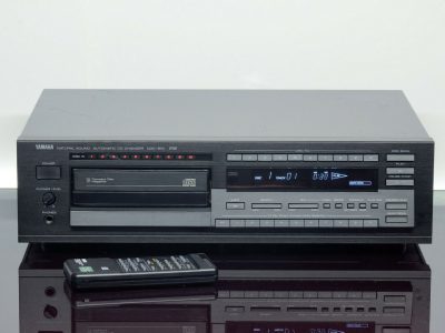 雅马哈 YAMAHA CDC-610 CD播放机