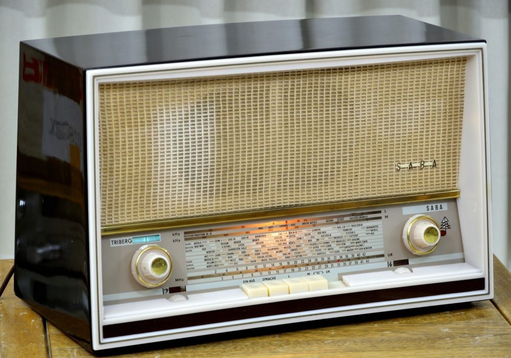 SABA TRIBERG-11 电子管台式收音机