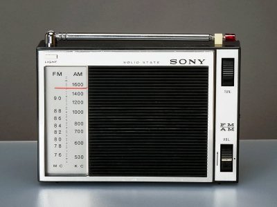 SONY 5F-90 FM/AM 便携式收音机