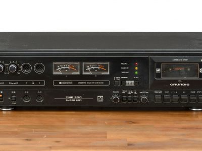 Grundig CNF300 卡座