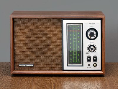 National Panasonic RE-675 AM/FM 收音机