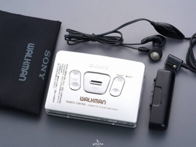 極・動作 索尼 SONY 索尼 WALKMAN 薄型高音質モデル 磁带随身听 WM-EX622 シルバー 整備品